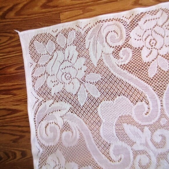 Vtg Quaker Lace Gala Egyptian Tablecloth 1992 Floral Pattern 54 X 83" Ivory - Picture 3 of 4